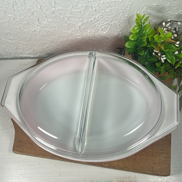 PYREX VTG Pink Daisy Divided Casserole w/Lid 1.5 qt Pink Pyrex Serving Dish VTG - Picture 2 of 16